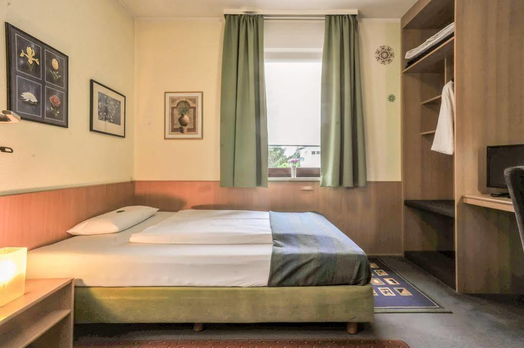 City Hotel Fellbach 24H Check-In Esterno foto