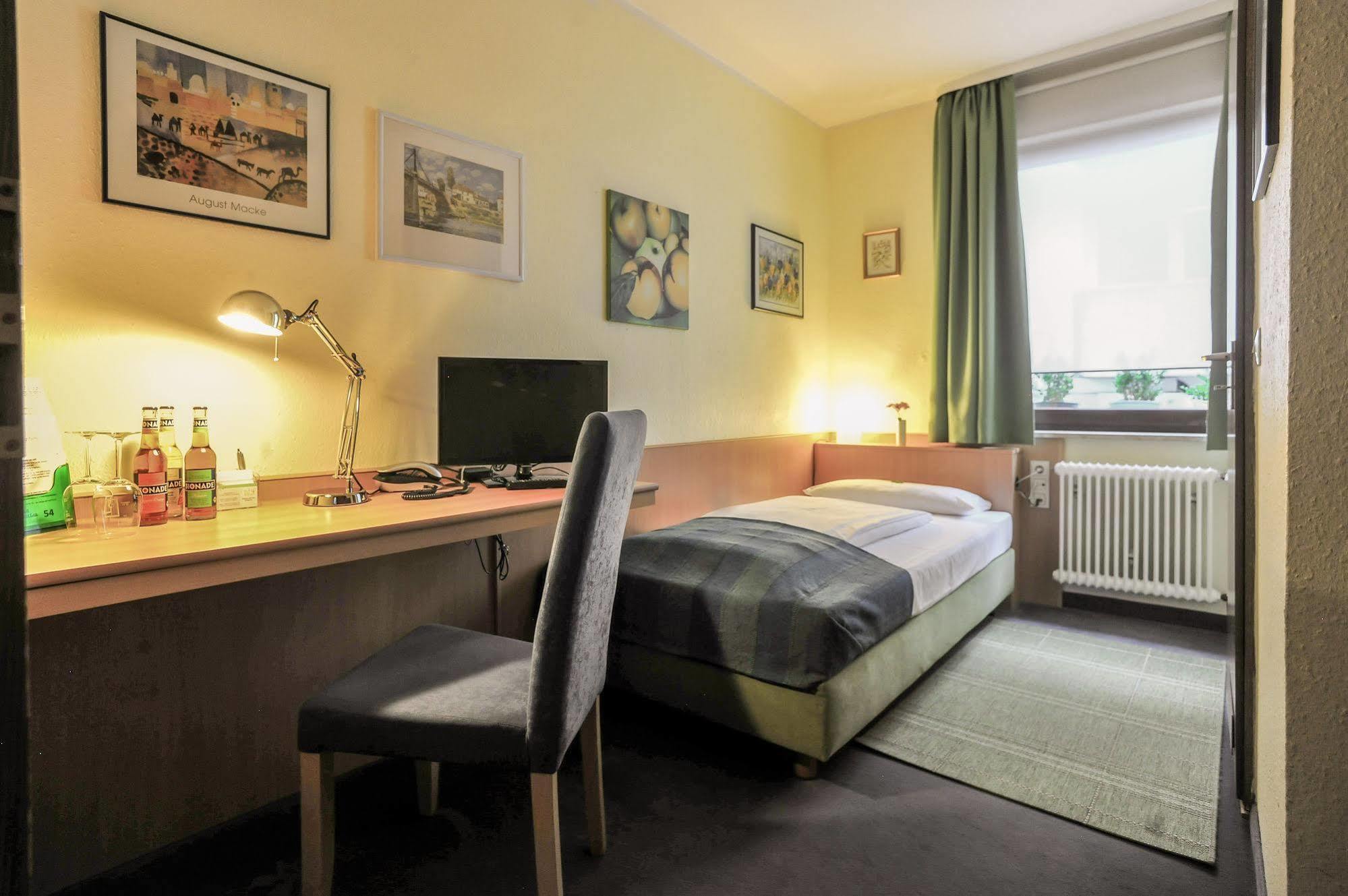 City Hotel Fellbach 24H Check-In Esterno foto