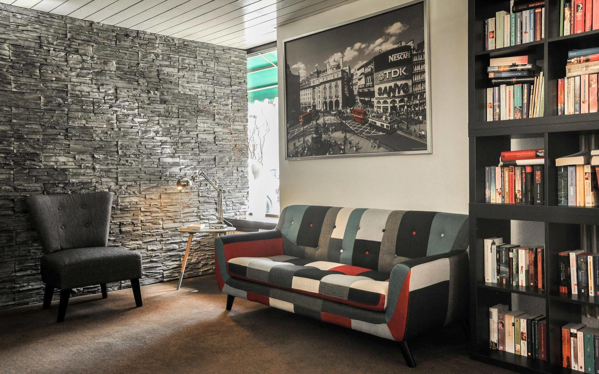 City Hotel Fellbach 24H Check-In Esterno foto